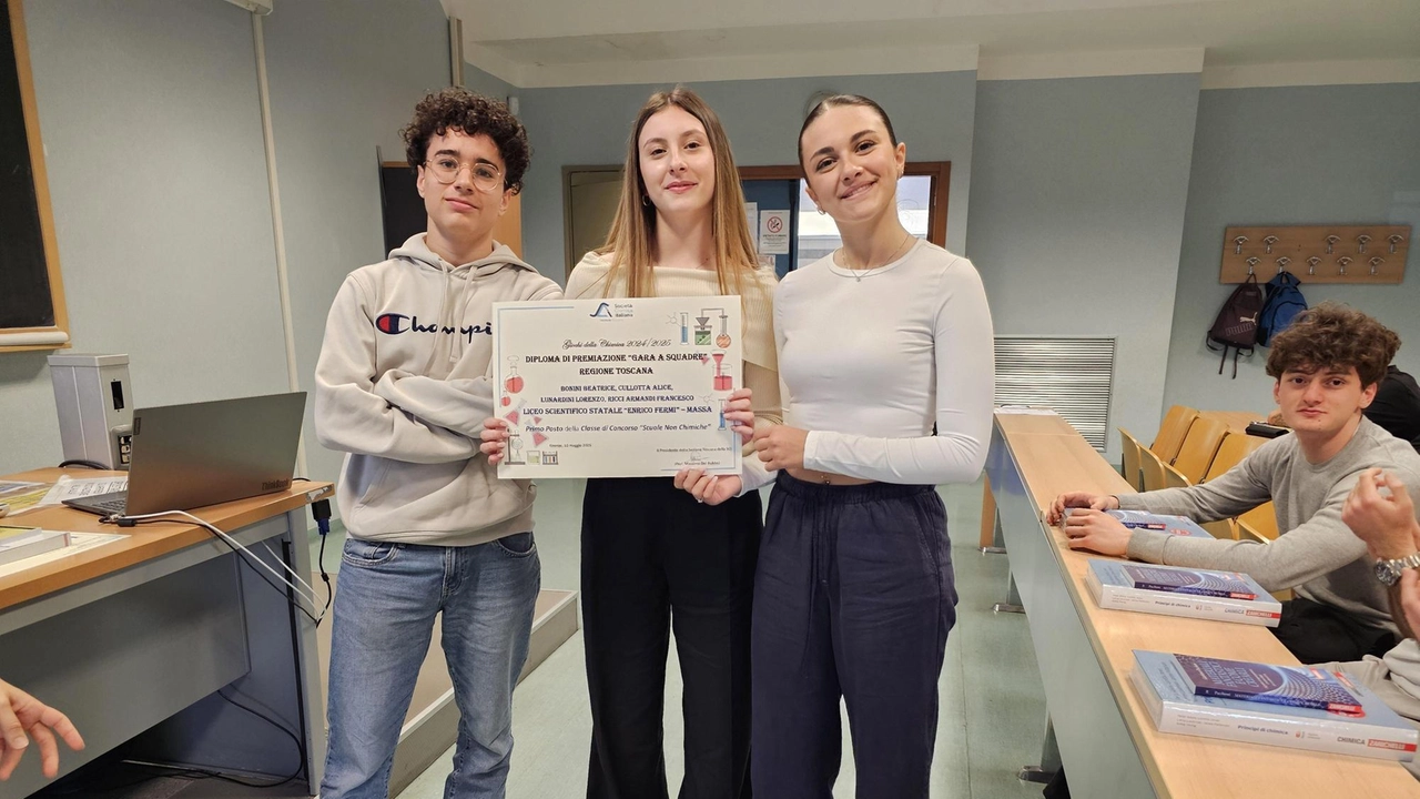 Sei gruppi, ognuno formato da 4 ragazzi talentuosi dell’istituto massese, hanno partecipato ai “Giochi” nazionali del Ministero Sei gruppi, ognuno formato da 4 ragazzi talentuosi dell’istituto massese, hanno partecipato ai “Giochi” nazionali del Ministero