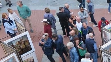 Lucignano ospita la sesta edizione dell'estemporanea di pittura, con artisti da tutta Italia che dipingono il borgo. La premiazione sarà domani in piazza delle Logge. Lucignano ospita la sesta edizione dell'estemporanea di pittura, con artisti da tutta Italia che dipingono il borgo. La premiazione sarà domani in piazza delle Logge.
