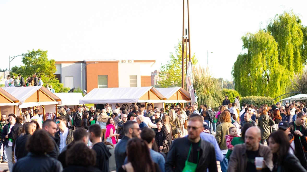 Taglia il nastro oggi U-Beer, il Festival del Birra opsitato al Barton park Perugia fino a lunedì 2 giugno. A...