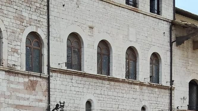 Polemiche per il decoro della città Polemiche per il decoro della città
