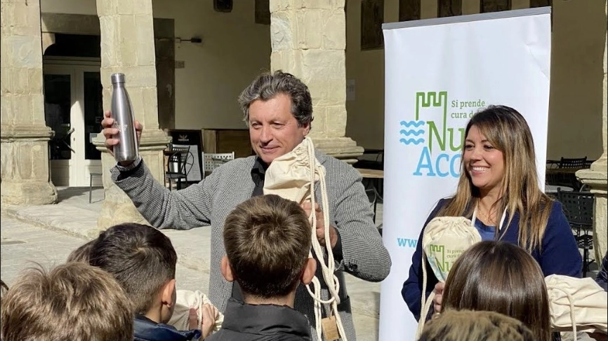 Borracce agli studenti Borracce agli studenti