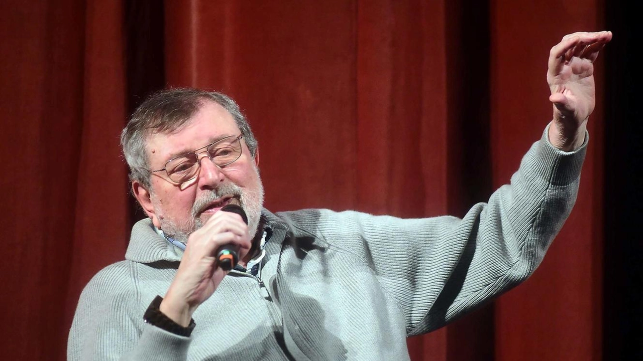 Il celebre cantautore sarà in piazza Farinata venerdì 12 settembre con Carlo Greppi. Incontenibile la soddisfazione del sindaco: una bella sorpresa per tutta la comunità. Il celebre cantautore sarà in piazza Farinata venerdì 12 settembre con Carlo Greppi. Incontenibile la soddisfazione del sindaco: una bella sorpresa per tutta la comunità.