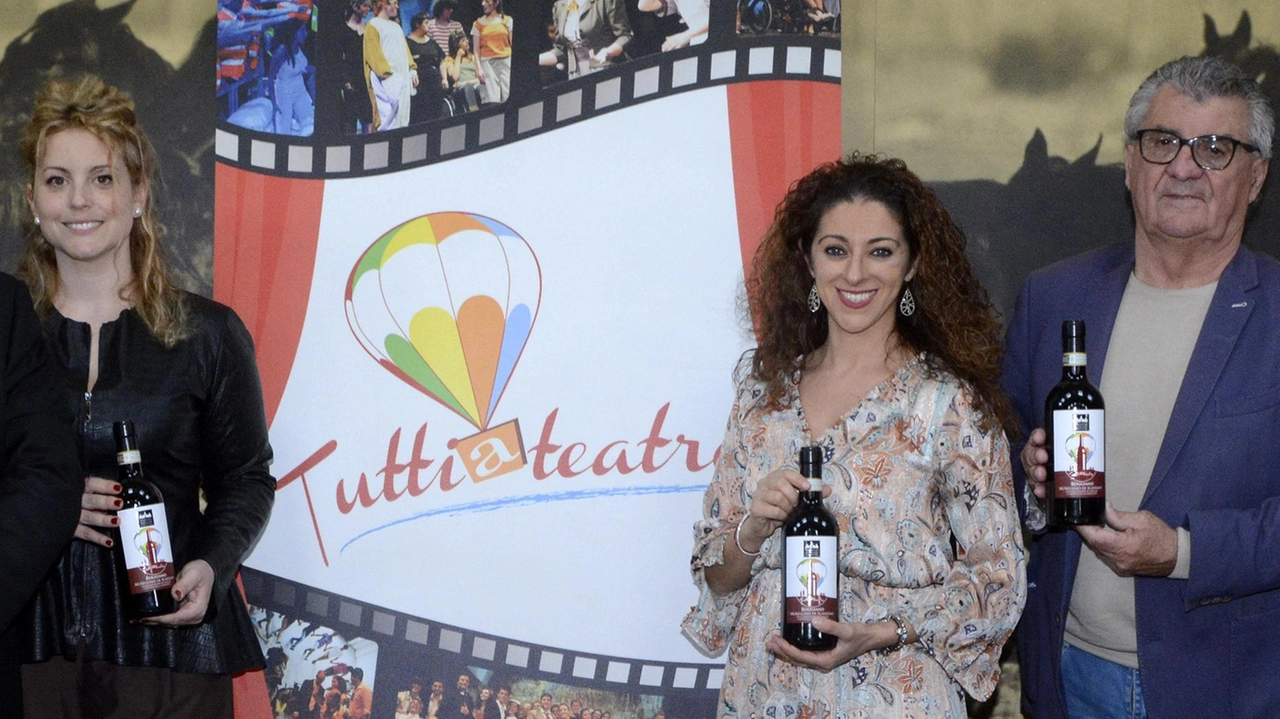 La rubrica settimanale di Giancarlo Capecchi su Tv9 presenta l'associazione "TuttiaTeatro Aps" che promuove l'integrazione attraverso laboratori teatrali per ragazzi diversamente abili. Verrà presentato il progetto "Etichetta Solidale" con una bottiglia speciale in vendita per sostenere le attività dell'associazione. La rubrica settimanale di Giancarlo Capecchi su Tv9 presenta l'associazione "TuttiaTeatro Aps" che promuove l'integrazione attraverso laboratori teatrali per ragazzi diversamente abili. Verrà presentato il progetto "Etichetta Solidale" con una bottiglia speciale in vendita per sostenere le attività dell'associazione.