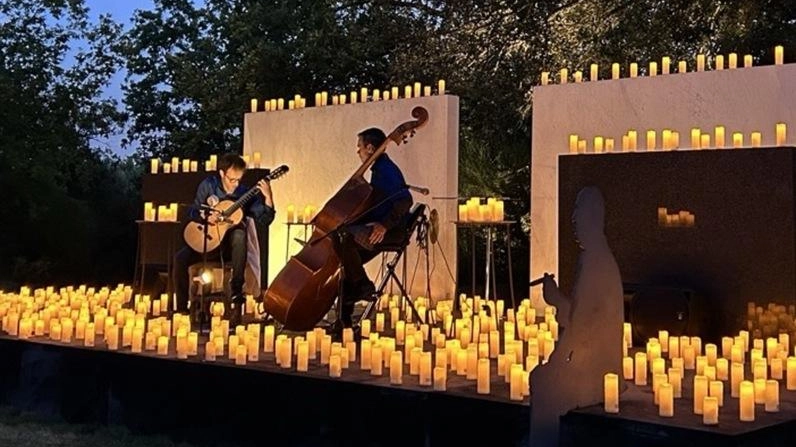Arte, musica e buon vino al Parco Sculture con “CandleWineNights“: dal 5 agosto a Castelnuovo Berardenga Arte, musica e buon vino al Parco Sculture con “CandleWineNights“: dal 5 agosto a Castelnuovo Berardenga