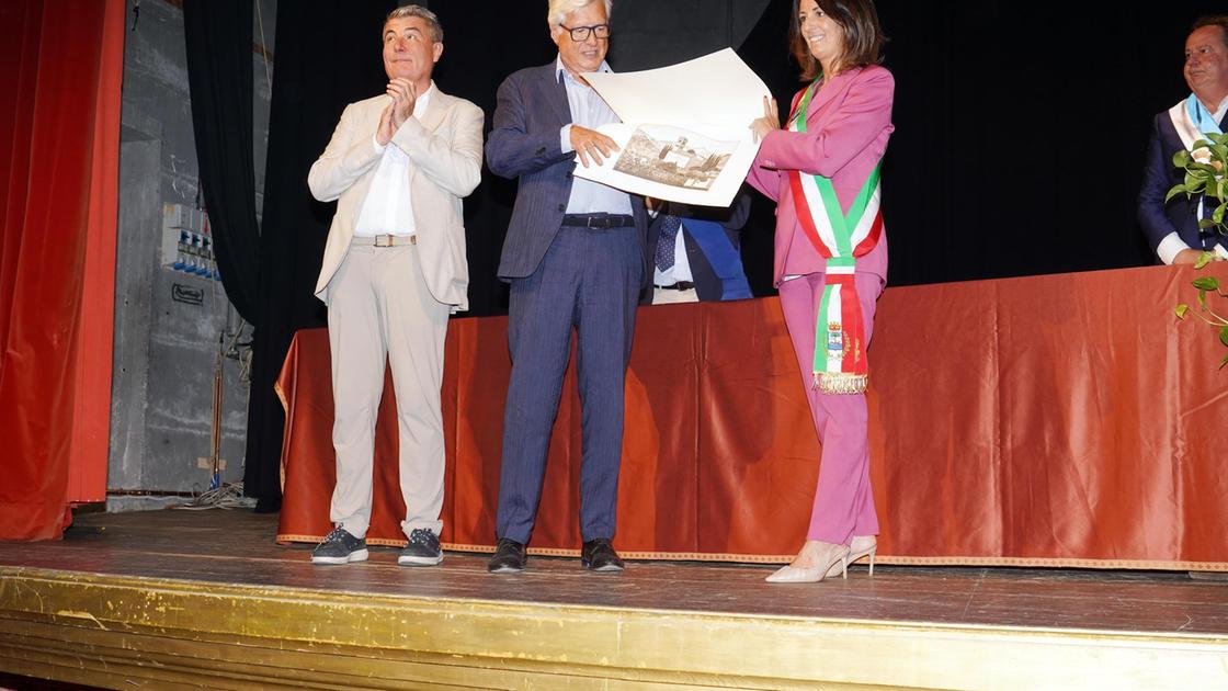 Barga festeggia il suo patrono. Conferiti i “San Cristoforo d’oro“. Premio ’speciale’ a Bertocchini Barga festeggia il suo patrono. Conferiti i “San Cristoforo d’oro“. Premio ’speciale’ a Bertocchini