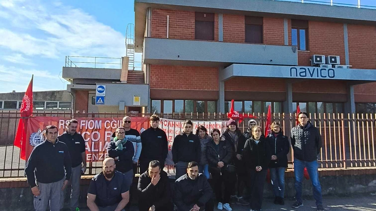 I lavoratori della Navico sono stati tutti licenziati dall’azienda che ha deciso di trasferirsi in Messico per aumentare i profitti con la delocalizzazione