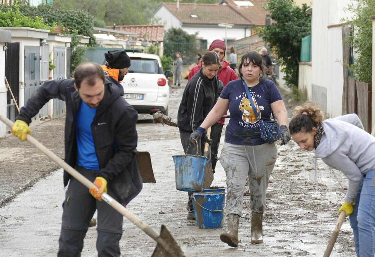 https://www.lanazione.it/image-service/view/acePublic/alias/contentid/NDM2MmE0YjItMDI5Yy00/0/rischio-idrogeologico-la-commissione-in-citta-prevenzione-e-lavori-per-dare-piu-sicurezza.jpeg?f=1.91:1&w=1200