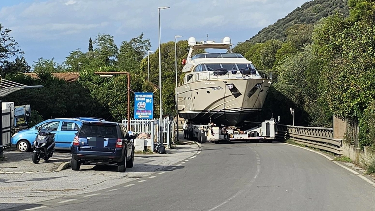 Cittadini esasperati da una situazione che provoca ritardi al lavoro e nell’accompagnare i figli a scuola Cittadini esasperati da una situazione che provoca ritardi al lavoro e nell’accompagnare i figli a scuola