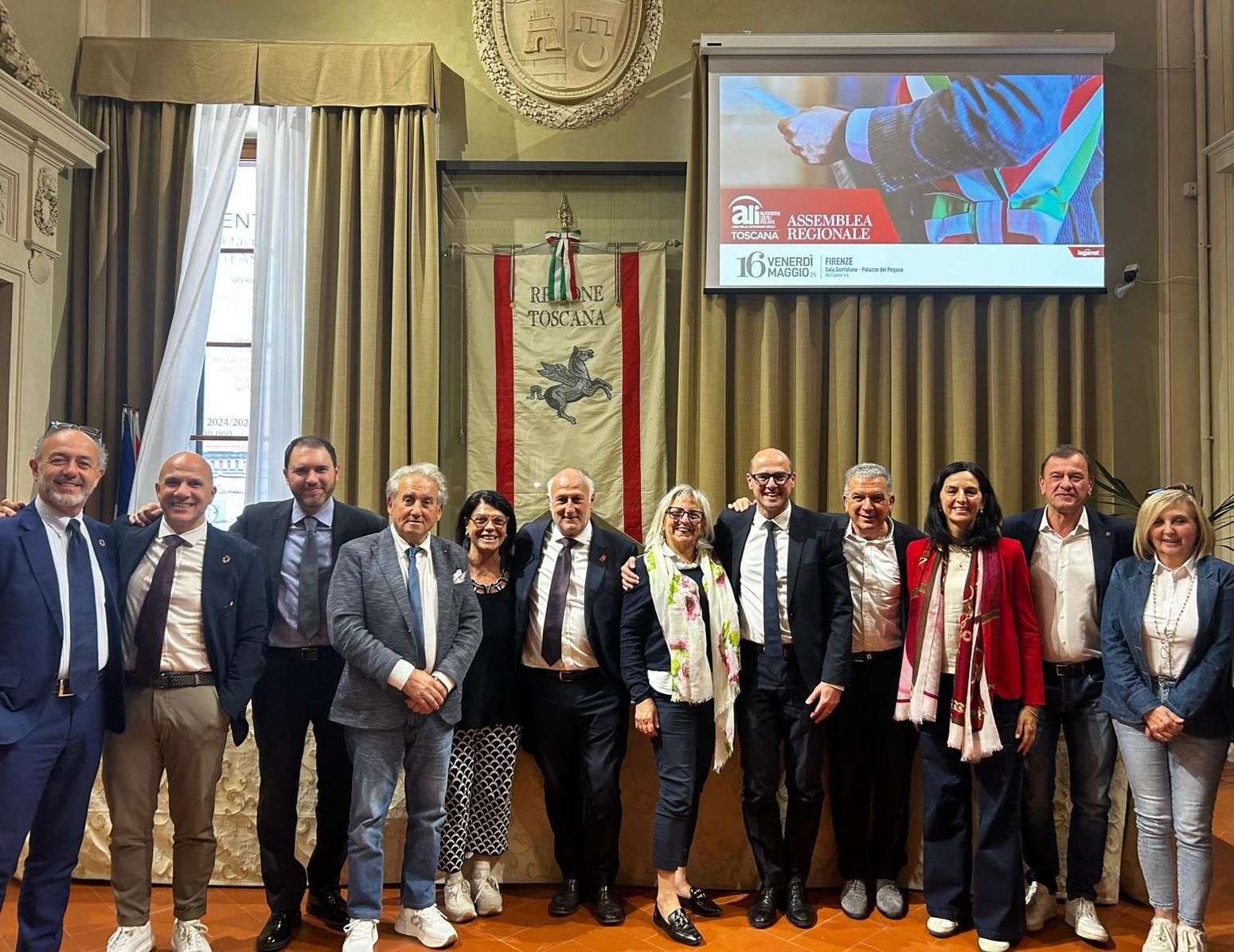 https://www.lanazione.it/image-service/view/acePublic/alias/contentid/NDM2YzdlOTQtMDVhZi00/0/conferma-alla-guida-di-ali-toscana.jpeg