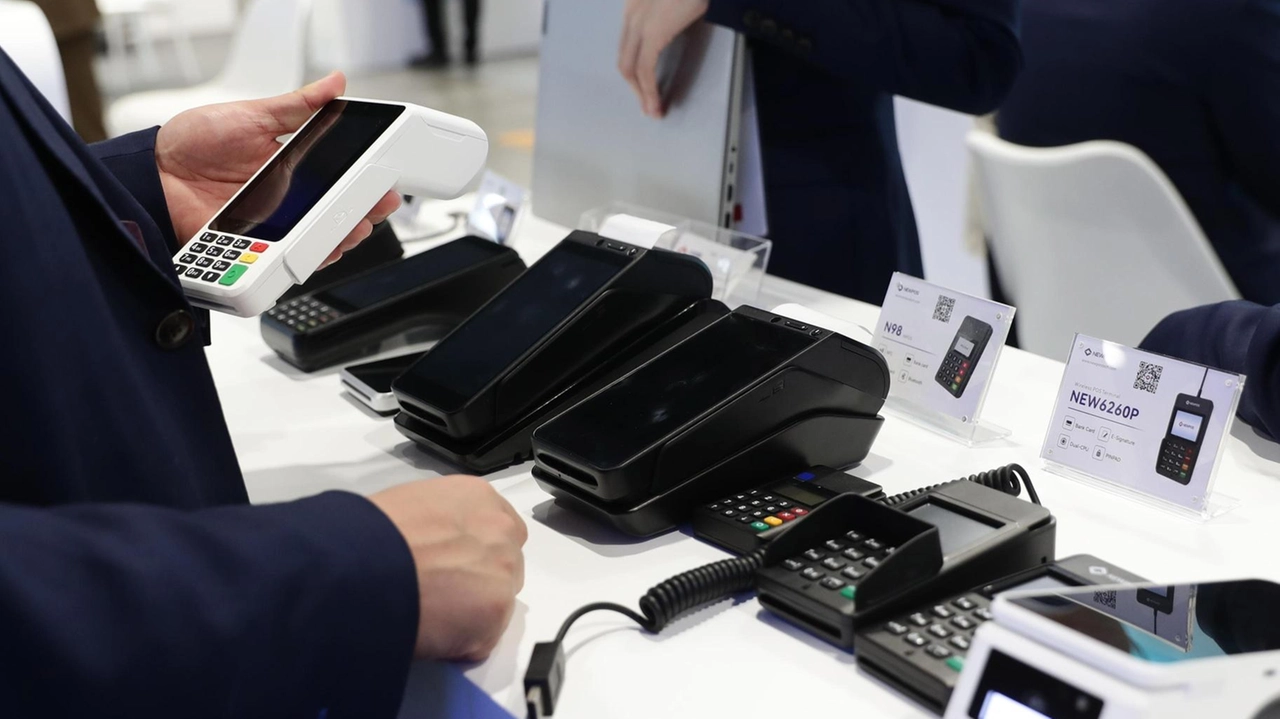 L’uso del pos è ormai sempre più frequente anche per piccoli acquisti L’uso del pos è ormai sempre più frequente anche per piccoli acquisti