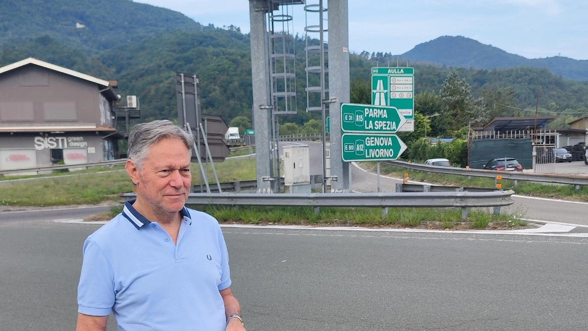 Il sindaco Valettini all’uscita del casello. Sotto la situazione attuale e quella futura