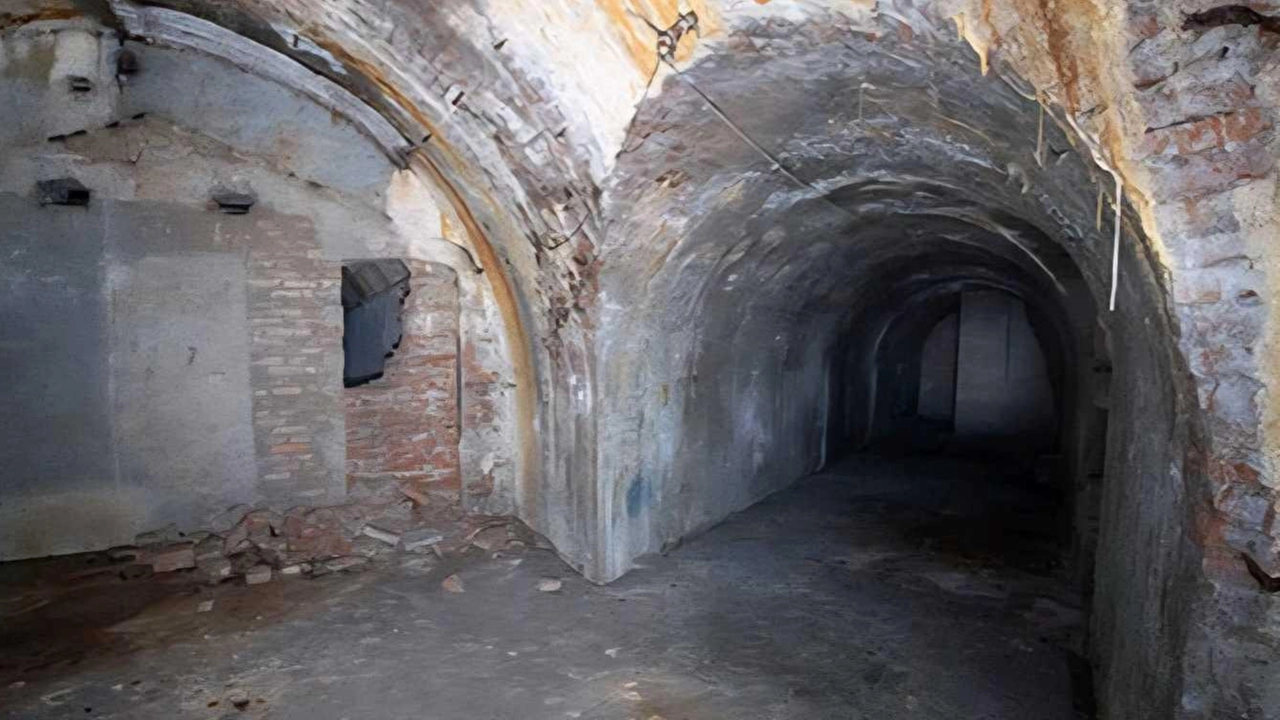 Avviato l’iter per riqualificare la galleria antiaerea di via del Torretto "Vogliamo mantenere viva la memoria collettiva della nostra città". Avviato l’iter per riqualificare la galleria antiaerea di via del Torretto "Vogliamo mantenere viva la memoria collettiva della nostra città".