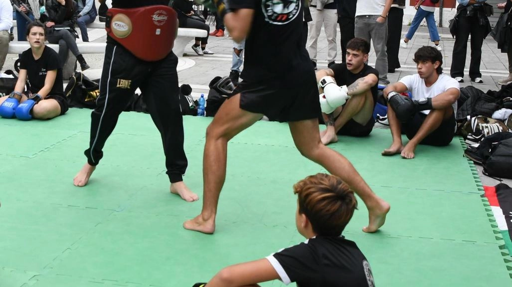 Grande successo per "Massa è in forma" tra esibizioni di danza, match di tennis, pallavolo e altre discipline Grande successo per "Massa è in forma" tra esibizioni di danza, match di tennis, pallavolo e altre discipline