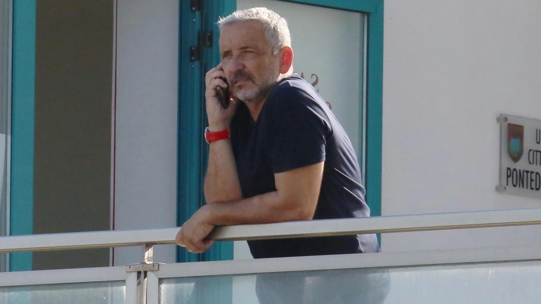 Il direttore sportivo dice addio ai granata. Una settimana fa le prime avvisaglie . Il direttore sportivo dice addio ai granata. Una settimana fa le prime avvisaglie .