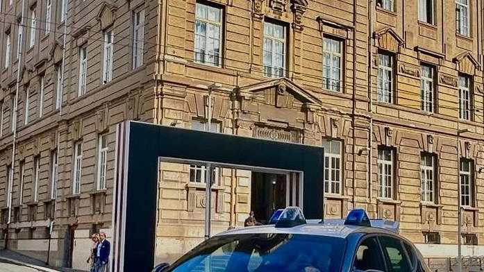 Notte movimentata in centro per i carabinieri che hanno fermato due pusher Notte movimentata in centro per i carabinieri che hanno fermato due pusher