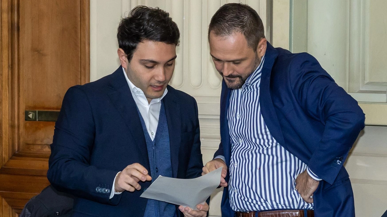 I consiglieri della Lega Luca Baroncini e Karim Toncelli nel corso di un consiglio comunale (Goiorani) I consiglieri della Lega Luca Baroncini e Karim Toncelli nel corso di un consiglio comunale (Goiorani)
