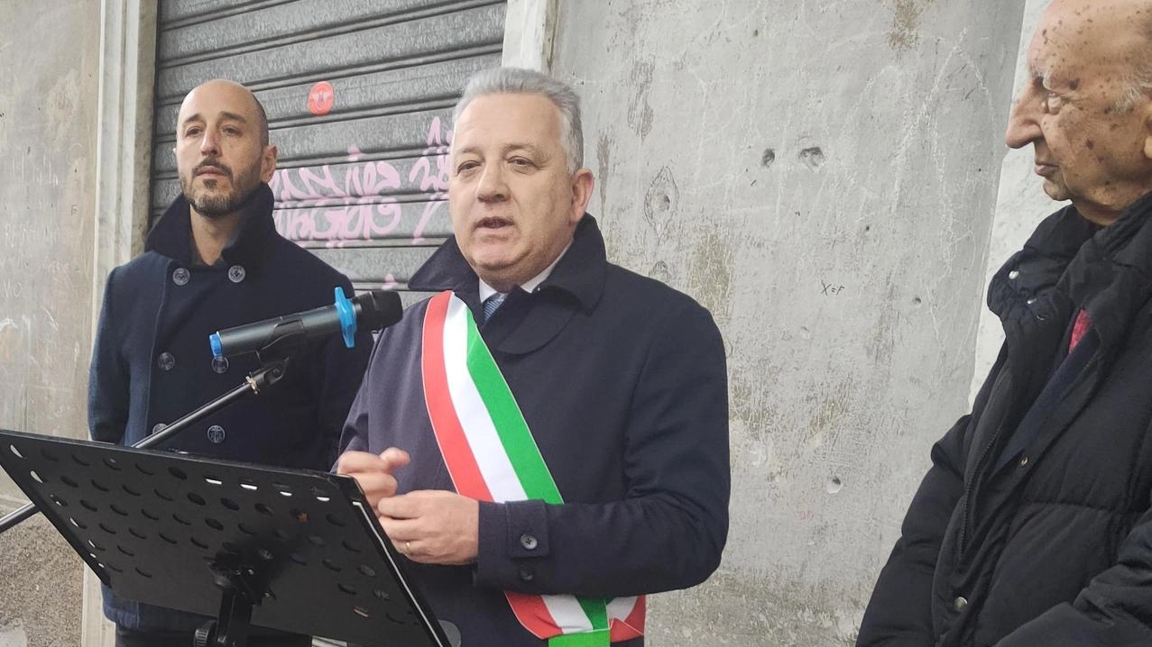 Si è tenuta nei giorni scorsi la cerimonia di svelamento di una targa in memoria di Renzo Fregoso. A svelare...