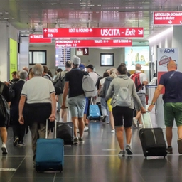 22 agosto, Estate di disservizi aerei: cosa fare al rientro per ottenere rimborsi