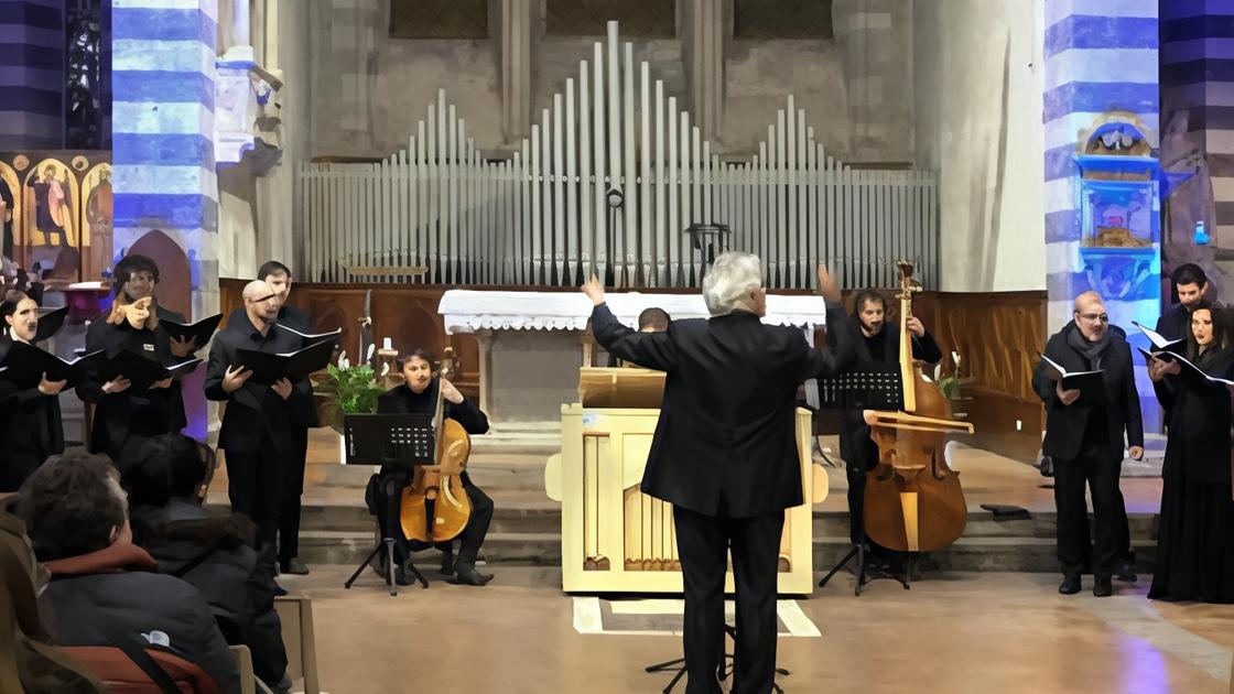 https://www.lanazione.it/image-service/view/acePublic/alias/contentid/NDQ3YWRkOTYtZWI4OC00/0/casa-della-musica-in-scena-il-coro-della-fondazione.jpeg?f=16:9&w=1200&h=630