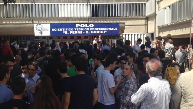 “Polo Fermi senza timone“. La denuncia dei genitori “Polo Fermi senza timone“. La denuncia dei genitori