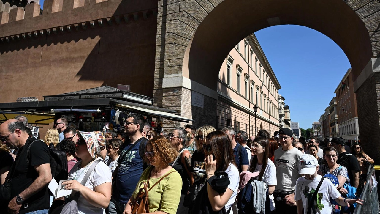 Un’esperienza intensa, arricchita dall’incontro con altri pellegrini da tutto il mondo, che renderà ancora più forte il legame tra le comunità locali e la Chiesa di Roma Un’esperienza intensa, arricchita dall’incontro con altri pellegrini da tutto il mondo, che renderà ancora più forte il legame tra le comunità locali e la Chiesa di Roma