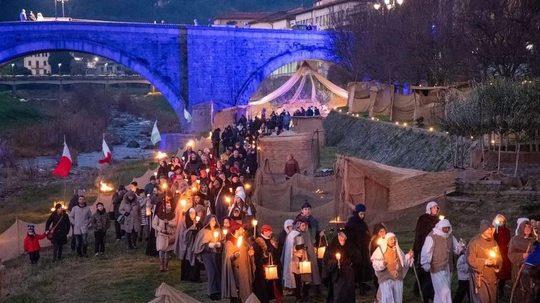 Successo per le attività del giorno dell’Epifania, in piazza Mazzini la discesa della Befana acrobatica Successo per le attività del giorno dell’Epifania, in piazza Mazzini la discesa della Befana acrobatica