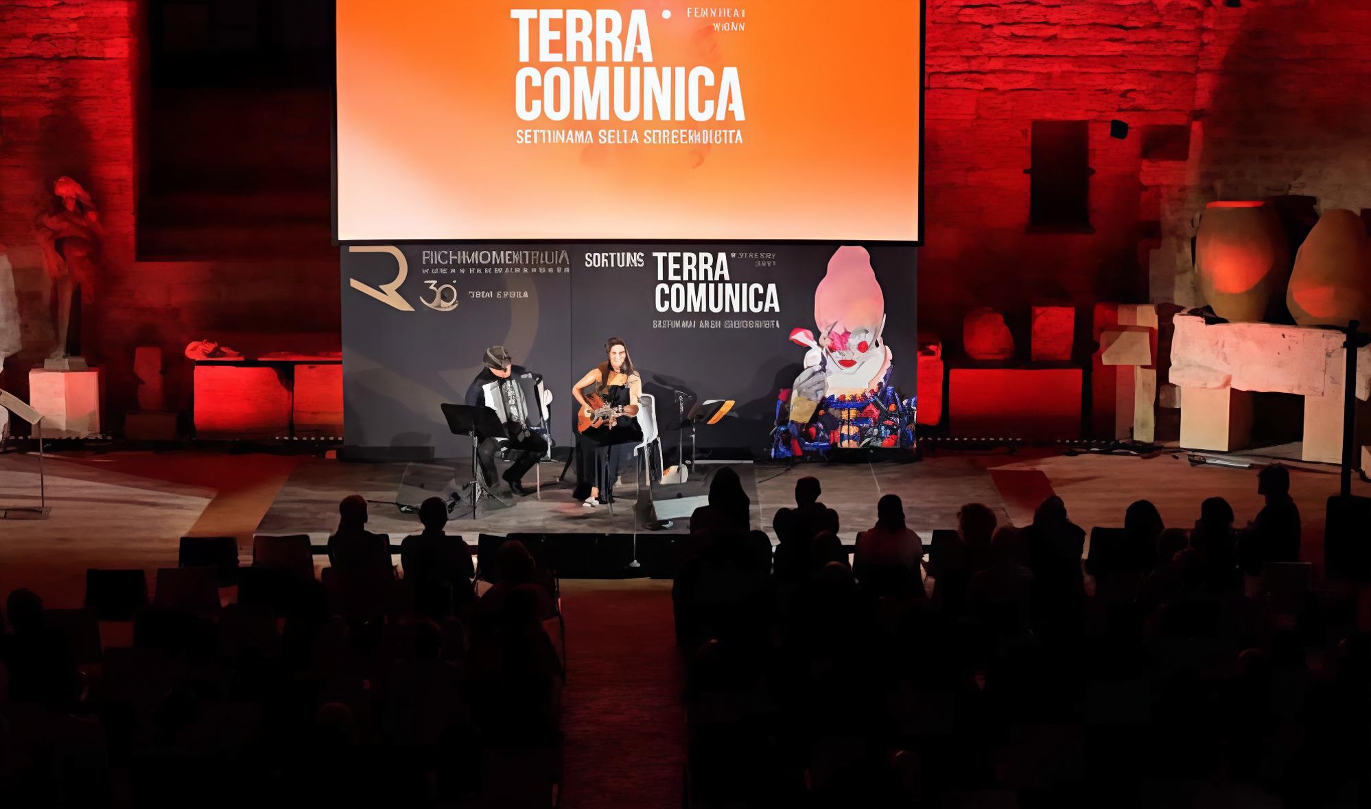 https://www.lanazione.it/image-service/view/acePublic/alias/contentid/NDQxMTUxNzQtNDkzOS00/0/le-tante-facce-della-sostenibilita-terracomunica-esperti-a-confronto.jpeg