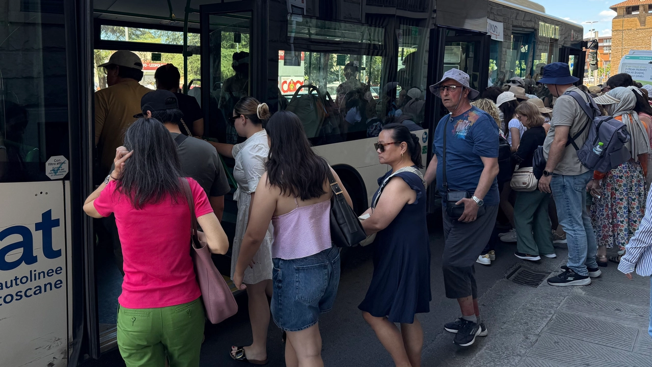 Autobus e tramvia, sciopero in Toscana lunedì 15 settembre: primo giorno di scuola con rischio caos