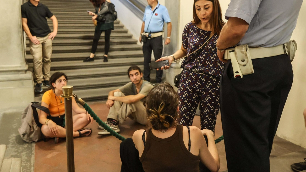 Incontro tra Ultima Generazione e rappresentanti del Consiglio comunale di Firenze per discutere degli sgomberi e della gentrificazione in città.