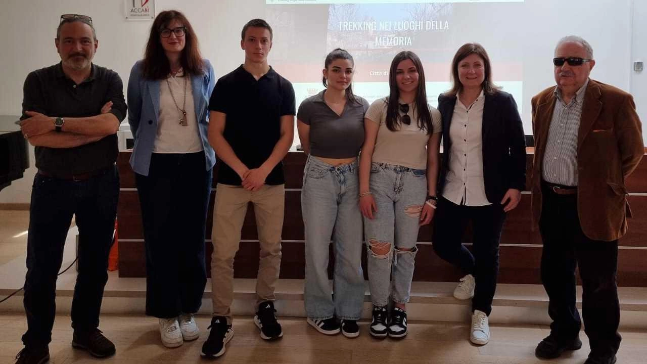 All’Accabì di Poggibonsi. presentazione del progetto di digitalizzazione della carta del Trekking della Memoria All’Accabì di Poggibonsi. presentazione del progetto di digitalizzazione della carta del Trekking della Memoria
