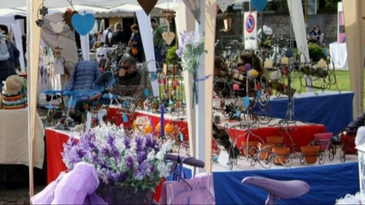 Sesto Fiorentino, mercatino dello sbaracco in favore dell’Associazione Toscana tumori