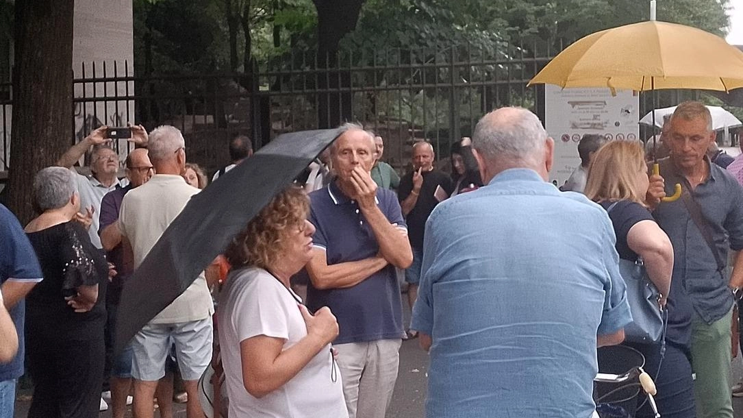 La pioggia non ha fermato la protesta La pioggia non ha fermato la protesta