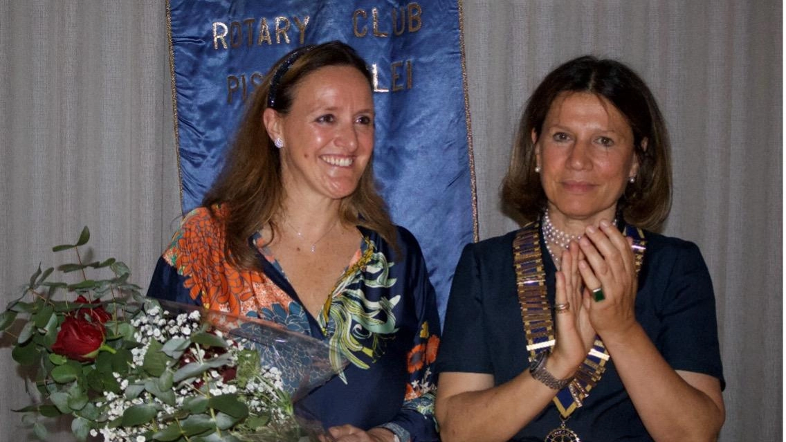 Tradizionale cerimonia del passaggio del collare per il Rotary Club Pisa Galilei al Grand Hotel Duomo, protagoniste due donne. Per...