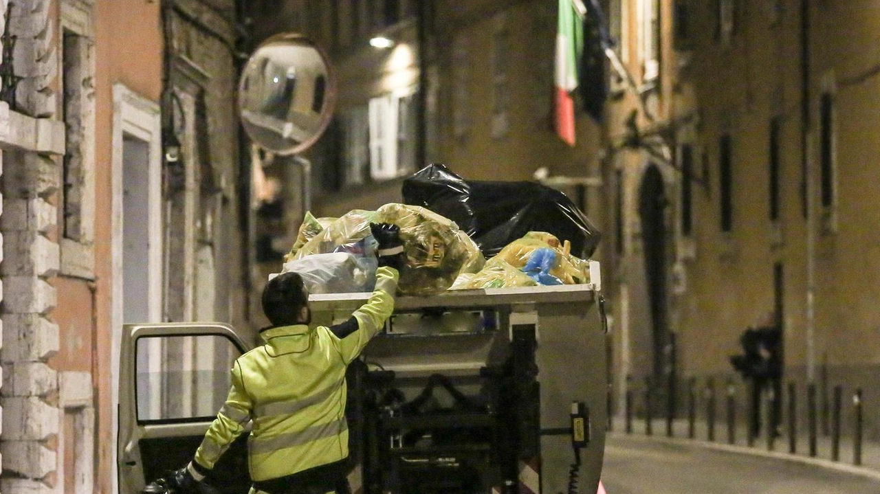 D’ora in poi sarà direttamente il Comune e non l’Agenzia delle Entrate a inviare le cartelle per la riscossione della Tassa sui rifiuti D’ora in poi sarà direttamente il Comune e non l’Agenzia delle Entrate a inviare le cartelle per la riscossione della Tassa sui rifiuti