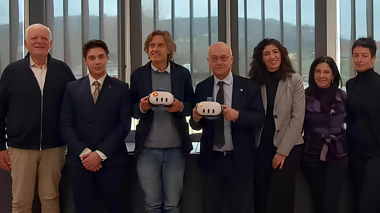 Nelle corsie di Ponte a Niccheri è arrivato un dono prezioso: due visori multimediali. Leggeri, maneggevoli e di facile... Nelle corsie di Ponte a Niccheri è arrivato un dono prezioso: due visori multimediali. Leggeri, maneggevoli e di facile...