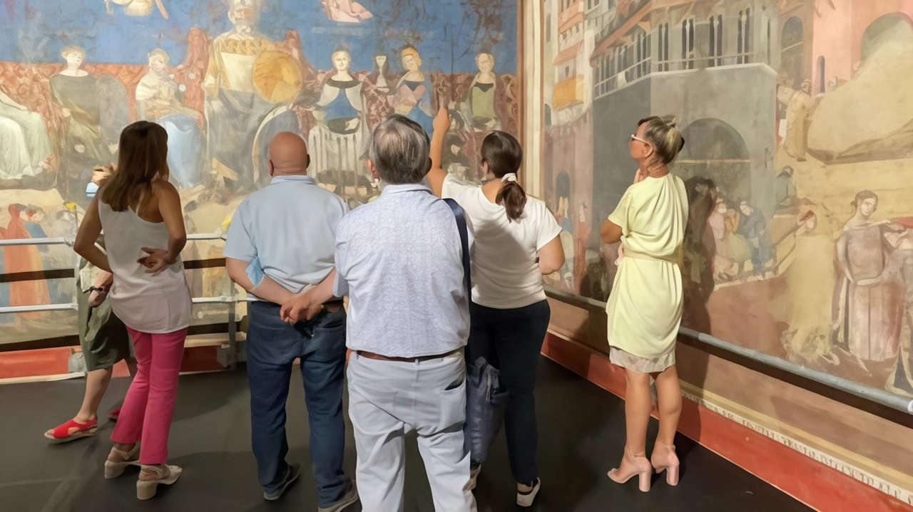 Fino al 30 novembre sarà possibile ammirare di nuovo il capolavoro di Ambrogio Lorenzetti al Museo civico Fino al 30 novembre sarà possibile ammirare di nuovo il capolavoro di Ambrogio Lorenzetti al Museo civico