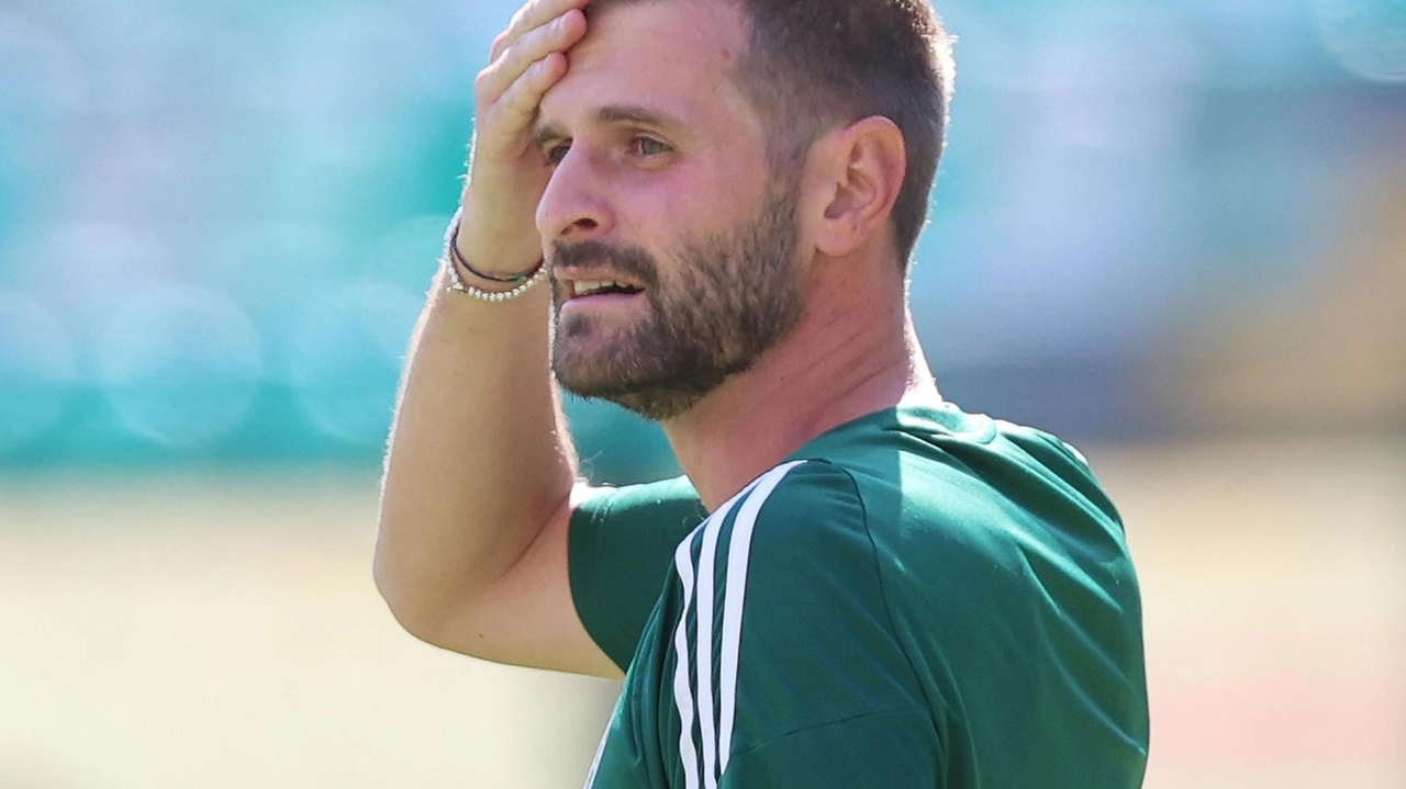 Nella sua analisi post-partita, il vice allenatore bianconero, Nico Lelli (nella foto) (chiamato a dirigere la squadra per la... Nella sua analisi post-partita, il vice allenatore bianconero, Nico Lelli (nella foto) (chiamato a dirigere la squadra per la...