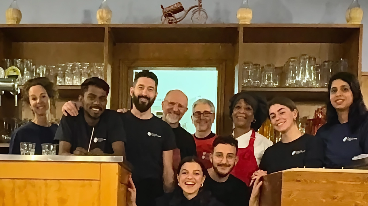 Menu da cinque portate con la collaborazione dei ragazzi del centro Il faro Menu da cinque portate con la collaborazione dei ragazzi del centro Il faro