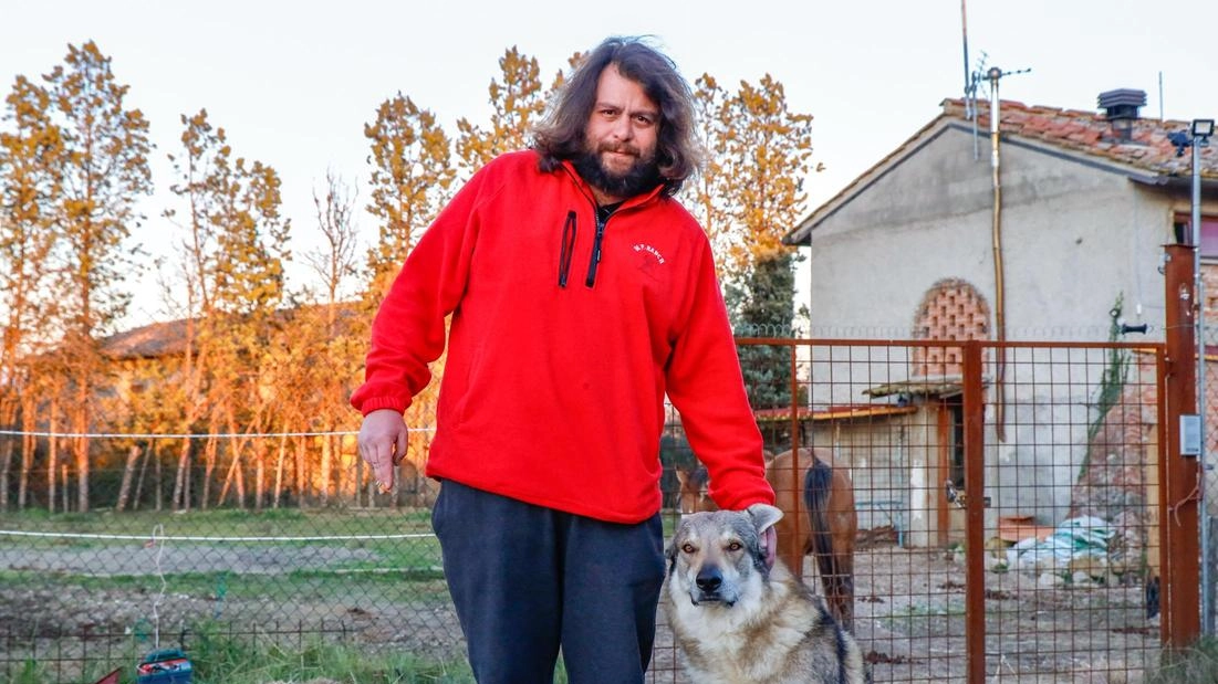 Il caso dell'aggressione di un lupo a un allevatore a Lastra a Signa suscita preoccupazione tra gli agricoltori. La situazione mette in discussione la convivenza con i lupi e solleva la necessità di politiche di gestione più efficaci. Il caso dell'aggressione di un lupo a un allevatore a Lastra a Signa suscita preoccupazione tra gli agricoltori. La situazione mette in discussione la convivenza con i lupi e solleva la necessità di politiche di gestione più efficaci.