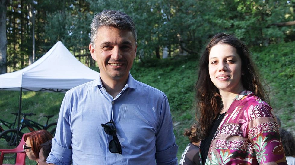 Giacomo Buonomini, assessore allo Sport e Clio Cinotti, assessore al Turismo, illustrano il bando per l’estate 2025