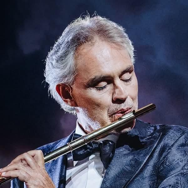 https://www.lanazione.it/image-service/view/acePublic/alias/contentid/NDRmZWNiNjItOGRmYi00/0/andrea-bocelli.jpeg