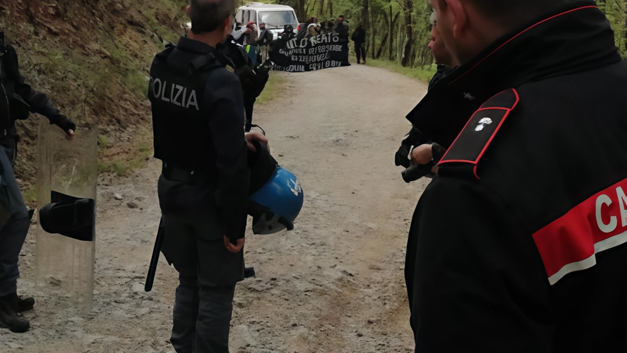 Polizia, Carabinieri e Guardia di finanza hanno tenuto sotto controllo la zona del rave party sotto il coordinamento della Prefettura