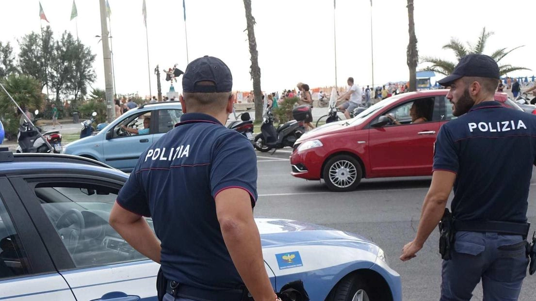 La polizia ha denunciato due ladruncoli per altrettanti furti La polizia ha denunciato due ladruncoli per altrettanti furti