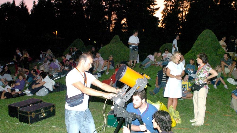 Non solo l’osservazione del cielo in cerca di stelle cadenti, ma tante iniziative culturali promosse da Palazzo Vecchio Non solo l’osservazione del cielo in cerca di stelle cadenti, ma tante iniziative culturali promosse da Palazzo Vecchio