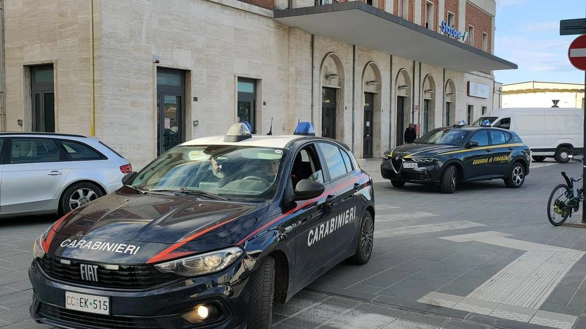 Operazione interforze in città: 106 controlli e due cittadini extracomunitari espulsi Operazione interforze in città: 106 controlli e due cittadini extracomunitari espulsi