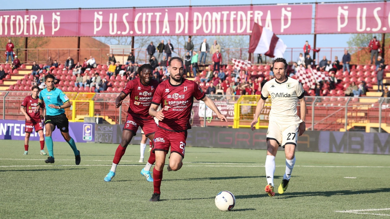 Pontedera sfida la Spal: obiettivo play off e record in Serie C