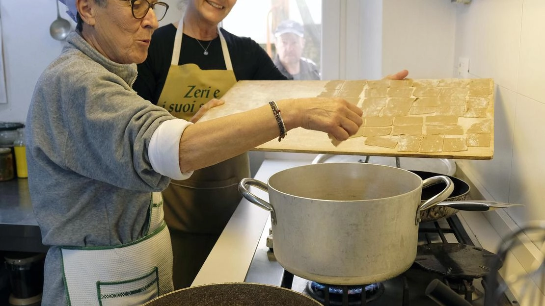 Zeri, Anita Bertoni e Roberta Tognarelli svelano i segreti di un piatto preparato con la farina di castagne