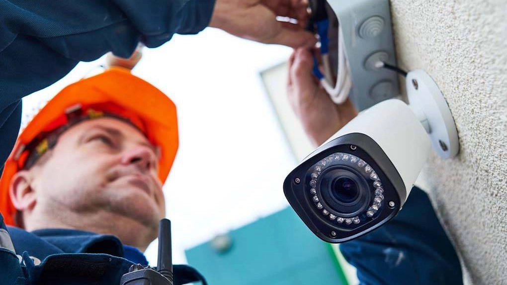 L’installazione di una telecamera per la videosorveglianza L’installazione di una telecamera per la videosorveglianza