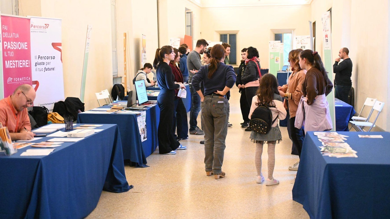 Sabato, in particolare, chiamata per gli studenti delle medie e superiori Sabato, in particolare, chiamata per gli studenti delle medie e superiori