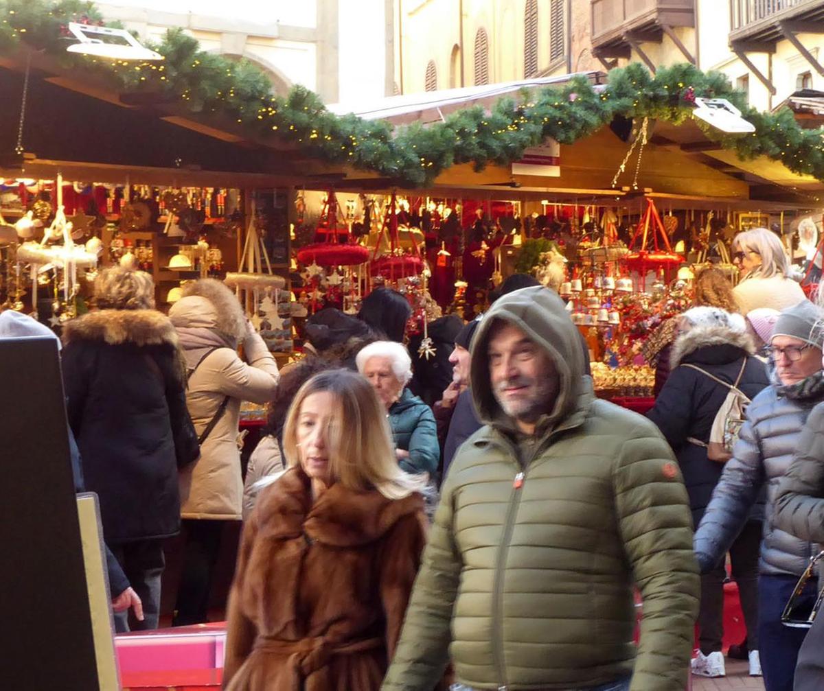 Tirolesi: è già caccia alle assunzioni. Via alle domande, 80 posti in palio. I grandi ritorni del Mercatissimo Tirolesi: è già caccia alle assunzioni. Via alle domande, 80 posti in palio. I grandi ritorni del Mercatissimo